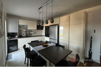 019 2035 178 Ciovo Two bedroom apartment with a sea view for sale