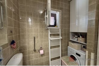 019 2035 178 Ciovo Two bedroom apartment with a sea view for sale