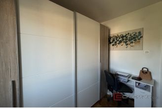 019 2035 178 Ciovo Two bedroom apartment with a sea view for sale
