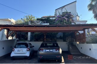 019 2035 178 Ciovo Two bedroom apartment with a sea view for sale