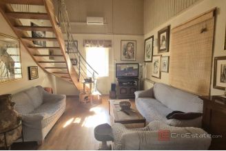 008 2047 29 Sibenik Two story apartment in the city center for sale