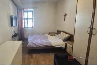 008 2047 29 Sibenik Two story apartment in the city center for sale