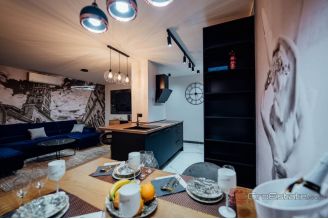 011 2048 21 Split Split 3 Modern apartment in a great location for sale