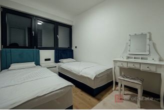 011 2048 21 Split Split 3 Modern apartment in a great location for sale
