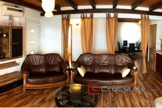 19 4245 30 Omis house for sale swimming pool sea view