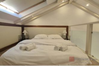 017 2047 30 Murter Apartment house with pool for sale