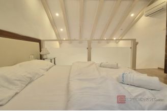 017 2047 30 Murter Apartment house with pool for sale