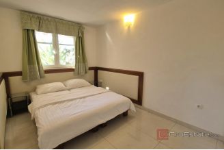 017 2047 30 Murter Apartment house with pool for sale