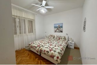 016 2049 12 Kastela Three bedroom apartment for rent