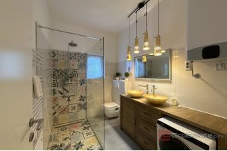 016 2049 12 Kastela Three bedroom apartment for rent