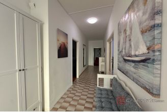 016 2049 12 Kastela Three bedroom apartment for rent