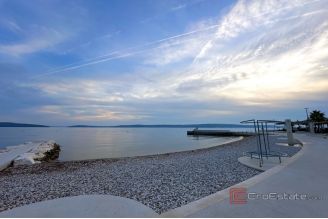 016 2049 12 Kastela Three bedroom apartment for rent