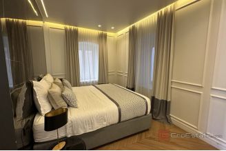 010 2045 48 Split Center Modern studio apartments for sale