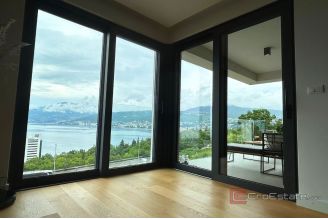 010 1024 13 Rijeka Two bedroom apartment with sea view for sale