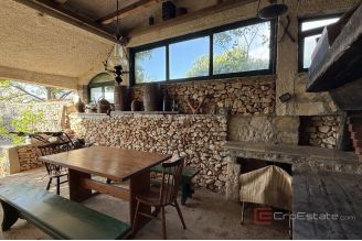 011 2046 33 Brac Agricultural land with sea view for sale