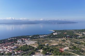 011 2046 33 Brac Agricultural land with sea view for sale
