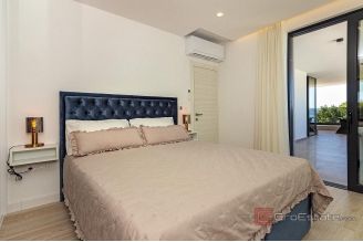 009 2048 22 Split area Luxury two bedroom penthouse for rent