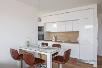 013 2035 183 Ciovo Two bedroom apartment for rent