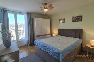 013 2047 32 Split Trstenik Two bedroom apartment with a sea view for rent