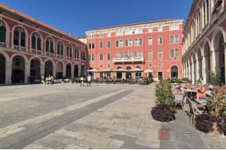 005 2016 627 Split center Attractively positioned office space in the city center for rent