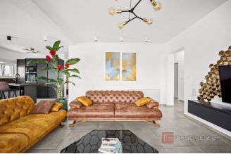 020 2031 148 Ciovo Luxury penthouse with pool and a sea view for rent