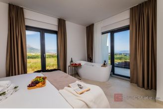 020 2044 35 Kastela Exclusive newly built villa with panoramic sea view for sale