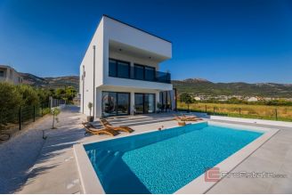 020 2044 35 Kastela Exclusive newly built villa with panoramic sea view for sale