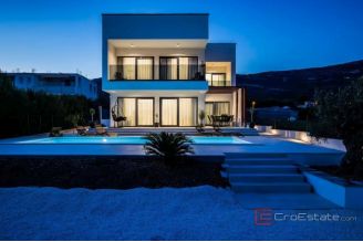 020 2044 35 Kastela Exclusive newly built villa with panoramic sea view for sale
