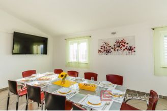 020 2031 152 Kastela Villa with pool for sale