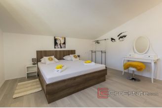 020 2031 152 Kastela Villa with pool for sale