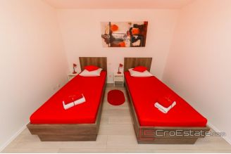 020 2031 152 Kastela Villa with pool for sale