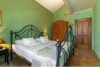 020 2016 628 island brac stone house with pool and sea view for sale