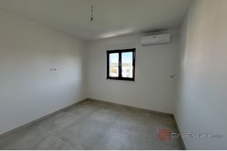 015 2035 184 Ciovo Penthouse with a sea view and a roof terrace sale