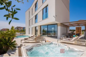 020 2021 397 Zadar Villa first row to the sea for sale