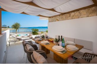 020 2021 397 Zadar Villa first row to the sea for sale