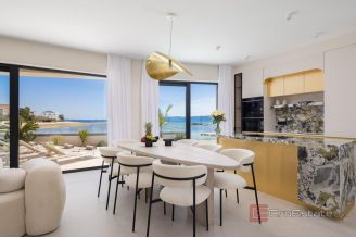 020 2021 397 Zadar Villa first row to the sea for sale