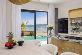 020 2021 397 Zadar Villa first row to the sea for sale