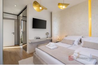 020 2021 397 Zadar Villa first row to the sea for sale