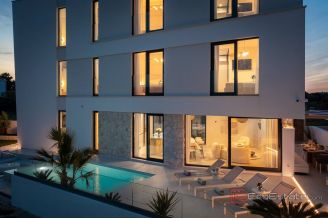 020 2021 397 Zadar Villa first row to the sea for sale