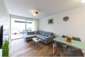 011 2035 186 Ciovo Luxury one bedroom apartment with sea view for rent