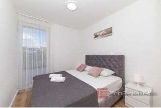 011 2035 186 Ciovo Luxury one bedroom apartment with sea view for rent