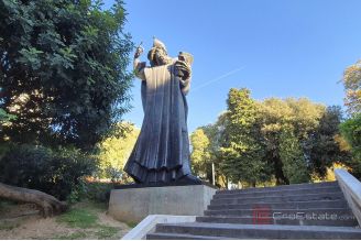 006 2016 633 Split Center attractive family restaurant for sale