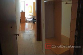 Apartment_Split_10