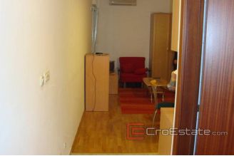 Apartment_Split_10