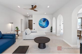 020 2046 35 Omis Residential building with a sea view for sale