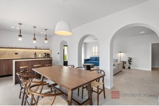 020 2046 35 Omis Residential building with a sea view for sale