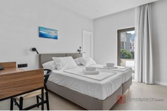 020 2046 35 Omis Residential building with a sea view for sale