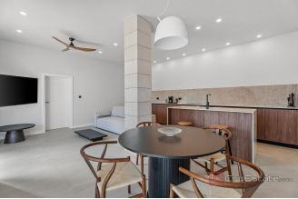 020 2046 35 Omis Residential building with a sea view for sale