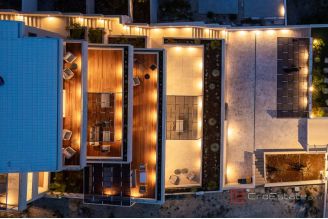 020 2046 35 Omis Residential building with a sea view for sale