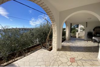 009 2044 36 Ciovo House in the second row to the sea for sale